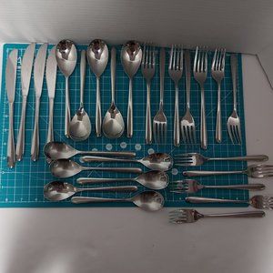 Hampton Silversmiths Flatware China 007 Stainless Steel 18/10 Set of 27 Pieces